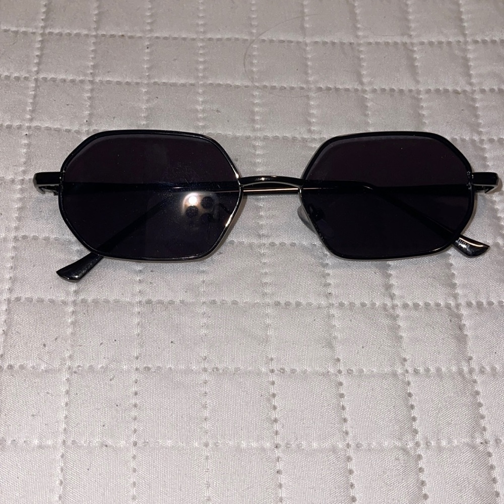 New, Sunglasses with gray metal frames